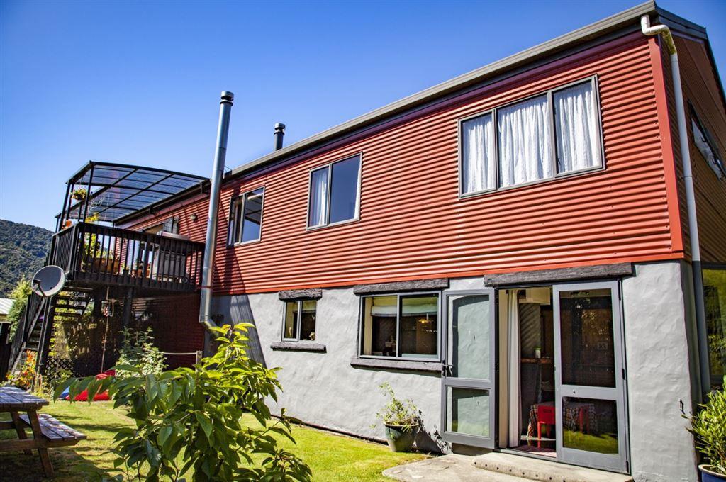 The Red Shed, Anakiwa Hotel Picton Exterior photo